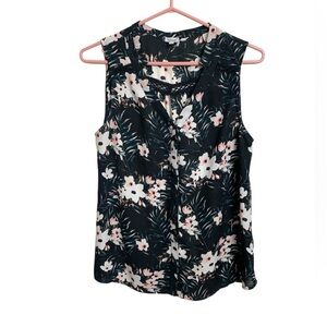 Kismet Office Top, Lightweight, sleeveless, Wrinkle Free, Button Up w Placket